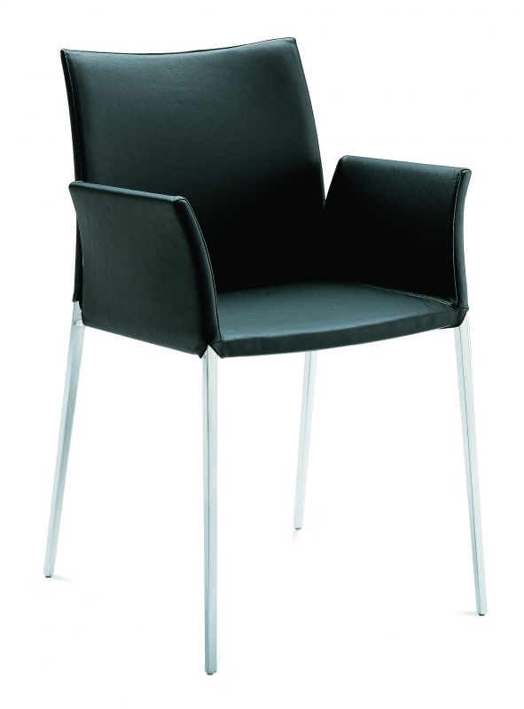 Schwarzer Lia Stuhl mit Armlehnen von Zanotta, Leder, Metallbeine, moderner Bürostuhl, Esszimmerstuhl.